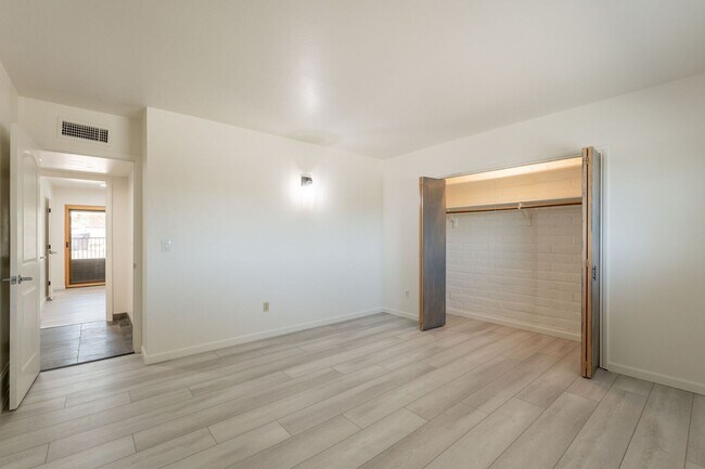 Building Photo - 3615 E Calle Alarcon