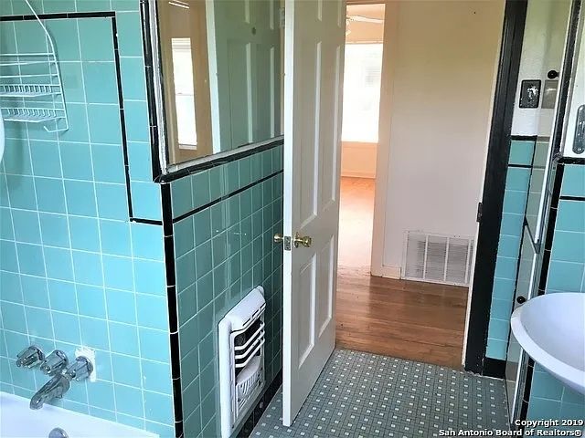 Building Photo - 241 W Norwood Ct