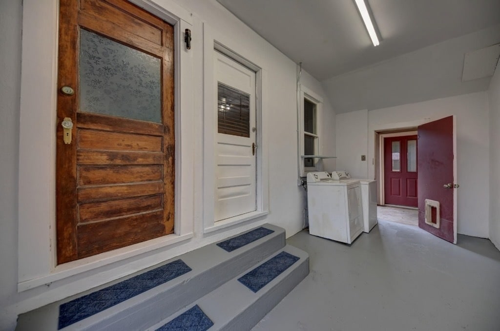 Building Photo - 239 N Monroe St