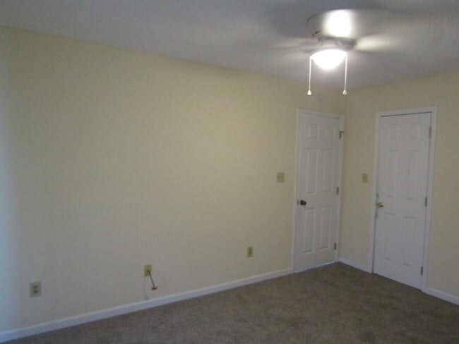 Building Photo - 1095 Plantation Dr