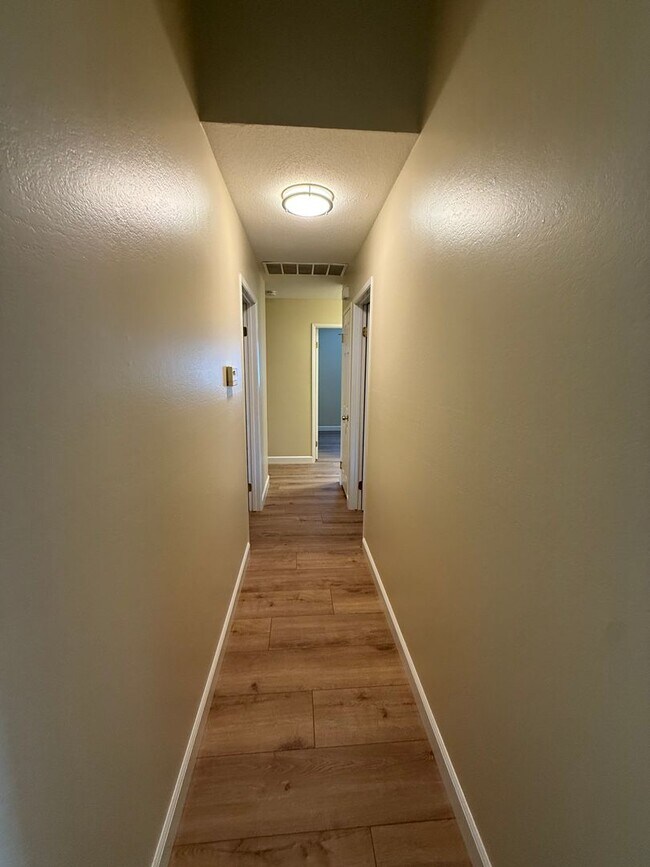 Building Photo - 2878 Cypress Way