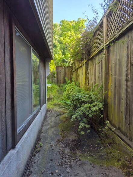 Building Photo - 1025 Balboa St