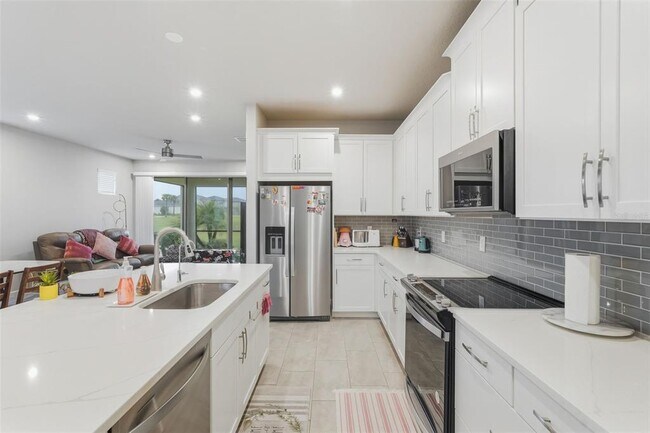 Building Photo - 5989 Timberdale Ave