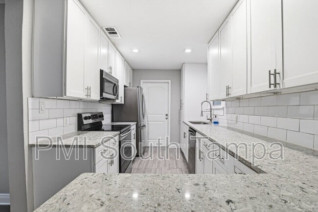 Building Photo - 203 W Emma St