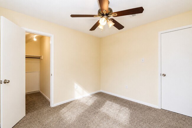 Building Photo - 2110 Whiteback Dr