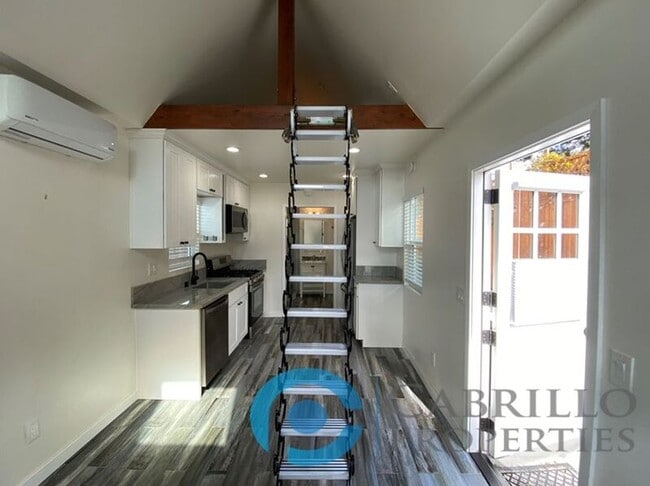 Building Photo - 401 N Horne St
