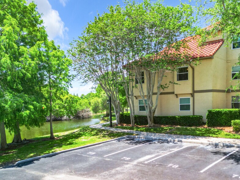 Private and secluded, building 4 - 2400 Feather Sound Dr Apt 421