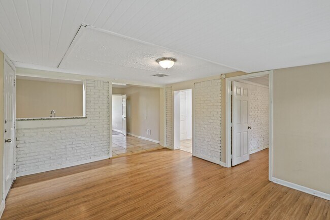 Building Photo - 9315 Laura Koppe Rd