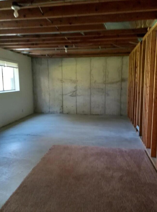 Building Photo - 311 E 20th St