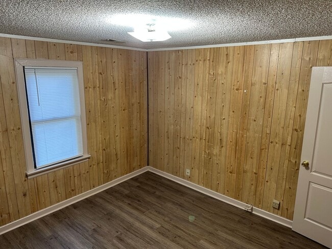 Building Photo - Available Now! 3-Bed, 1-Bath Home in Central Springdale!