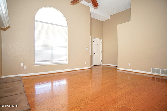 Building Photo - 1316 Desierto Azul Dr