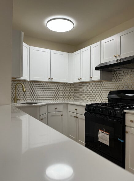 Building Photo - 22 Cottage