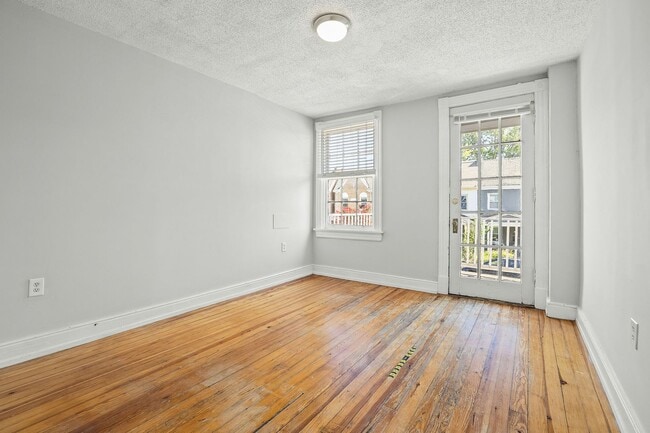 Building Photo - 2605 Parkwood Ave