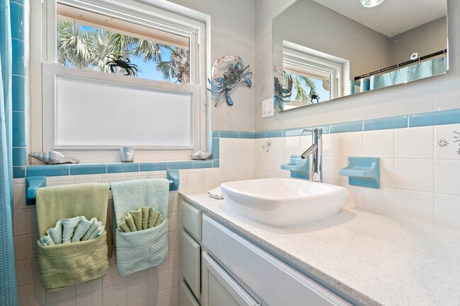 Building Photo - 4056 38th Way S