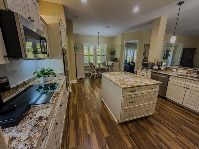 Building Photo - 2512 Cove Rd