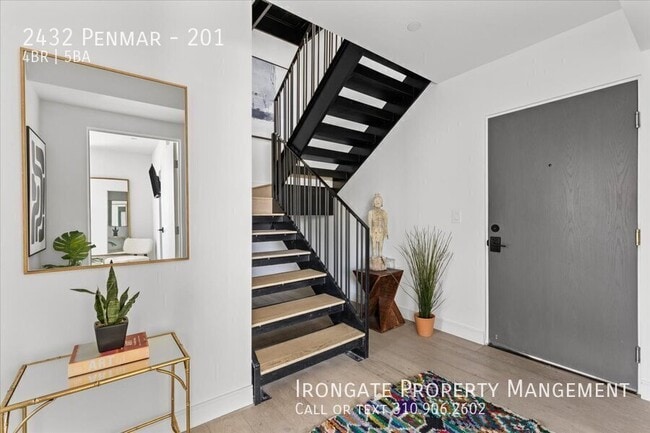 Building Photo - 2432 Penmar-201