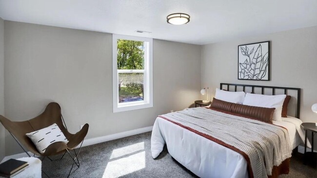 Building Photo - *FREE RENT FOR OCTOBER* Updated 3 bed/1.5 ...