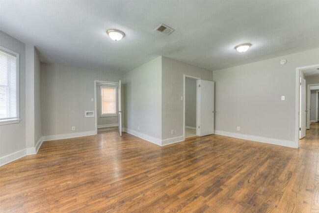 Building Photo - 1778 Edward Ave