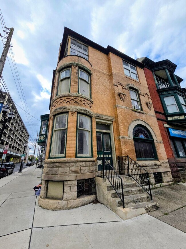 Building Photo - 102 N Eighth St