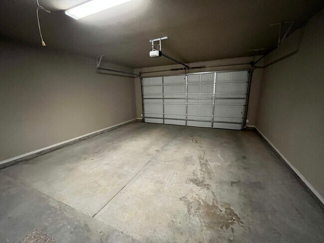 Building Photo - 1105 Preston Trails