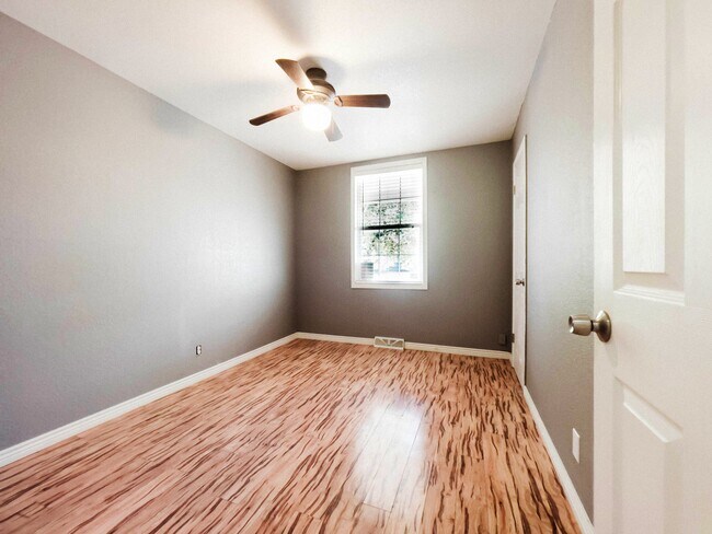 Building Photo - 1362 S Patton Ct