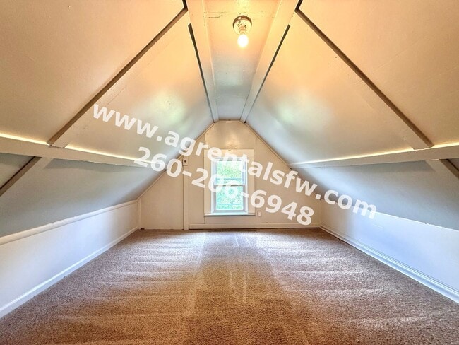 Building Photo - 2 bedroom house