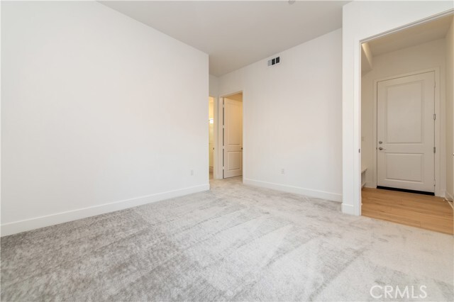 Building Photo - 548 Mulligan
