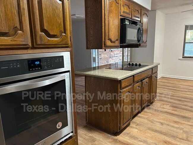 Building Photo - 8913 Sirocka Dr