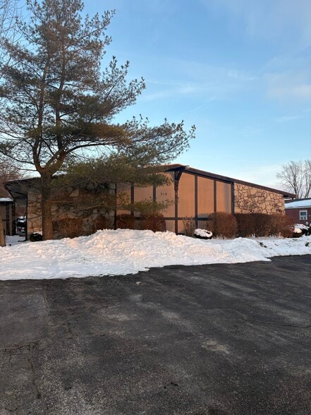 Building Photo - 310 S Pike St