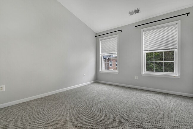 Building Photo - 2032 Ashleigh Woods Ct