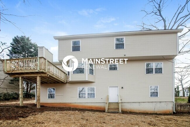 Building Photo - 4 Bedroom Pet-Friendly Home in Kennesaw, G...