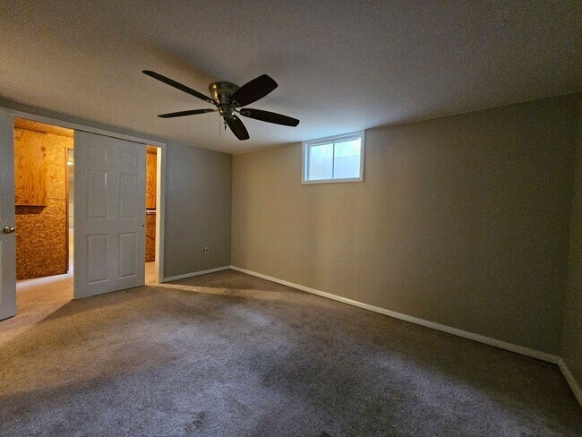 Building Photo - Virginia Village 4 Bed 3 Baths Large Yard Attached Garage Super Spacious!