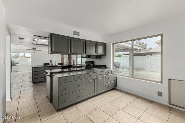 Building Photo - 16216 N 33rd Dr