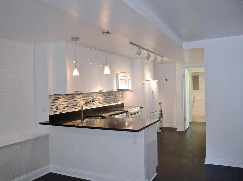 Building Photo - 1731 Church St NW