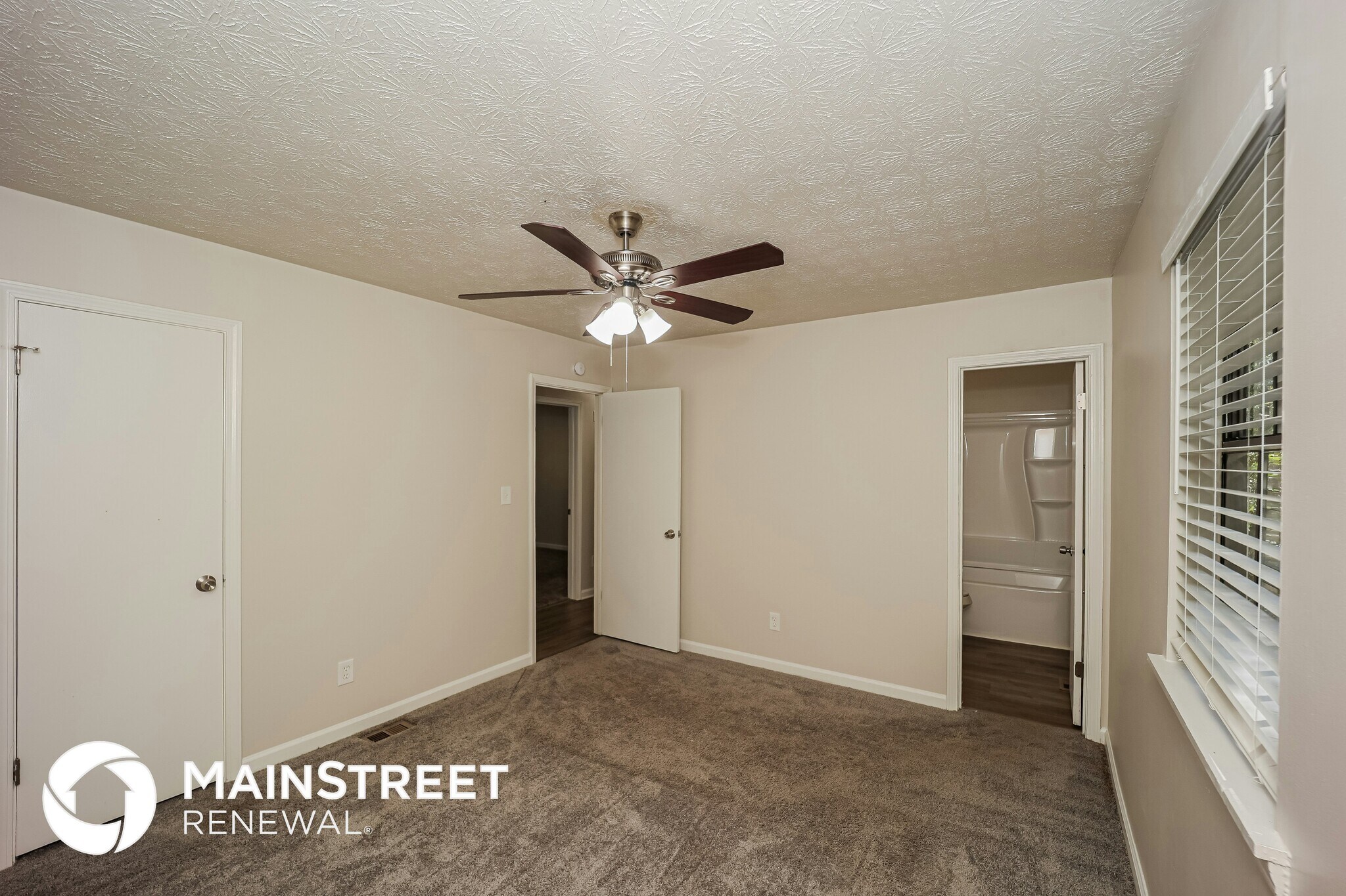 Building Photo - 140 Hunt Ridge Dr