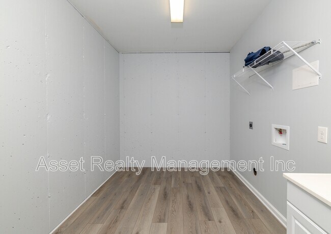 Building Photo - 1217 Dreamview Ln