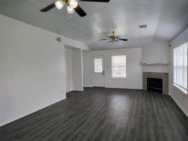 Building Photo - 21411 Forest Colony Dr