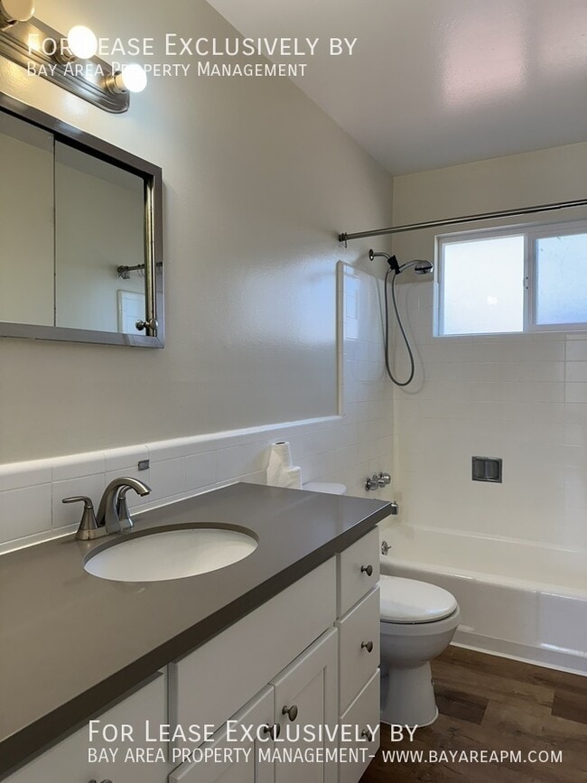 Building Photo - 1218 Junipero Ave