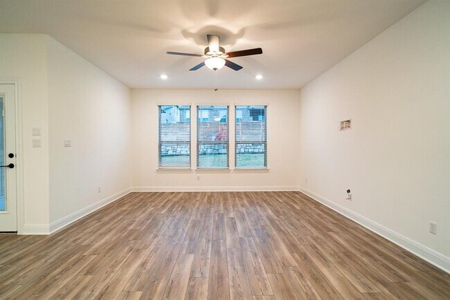 Building Photo - 3501 Jaulan St