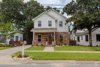 Building Photo - 1820 E Moreno St