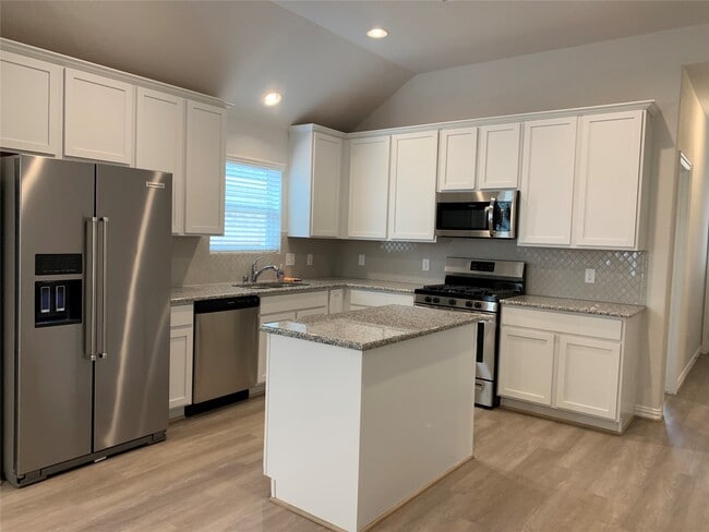 Building Photo - 40547 Berylline Ln.