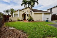 Building Photo - 15015 SW 52nd Ln