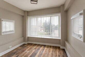 Building Photo - Historic Style, Modern Comforts, Prime Location