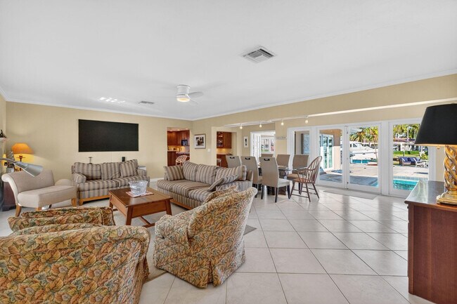 Building Photo - 2871 NE 26th Ct