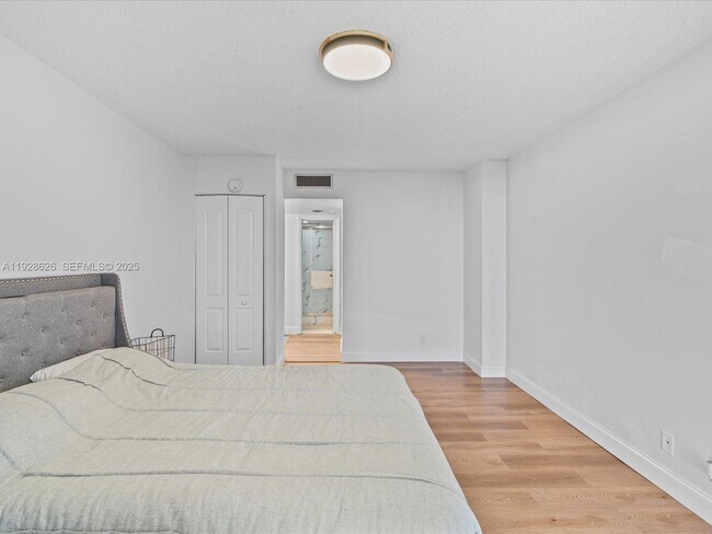 Building Photo - 20335 W Country Club Dr