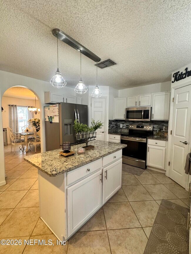 Building Photo - 12341 Glenn Hollow Dr