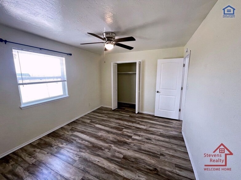 Building Photo - 2111 NW Lindy Ave