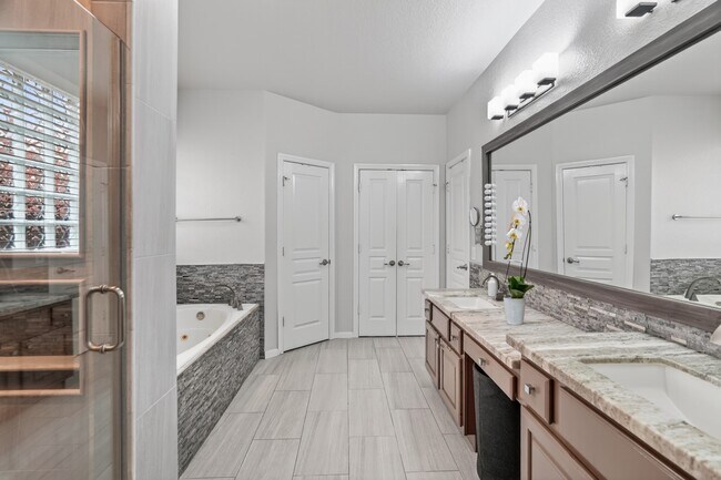 Building Photo - 42 N Arrow Canyon Cir