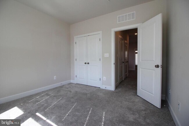 Building Photo - 14911 River Walk Way