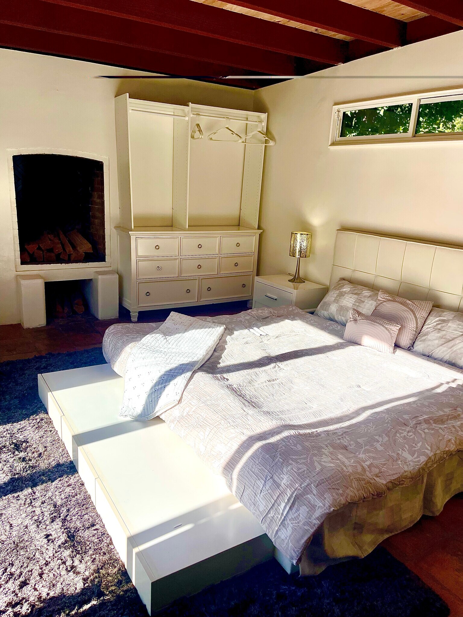 bedroom - 2366 Nichols Canyon Rd